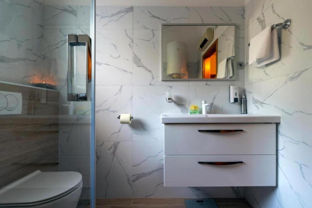 Cartolina Di Mare Apartment Podstrana Luaran gambar