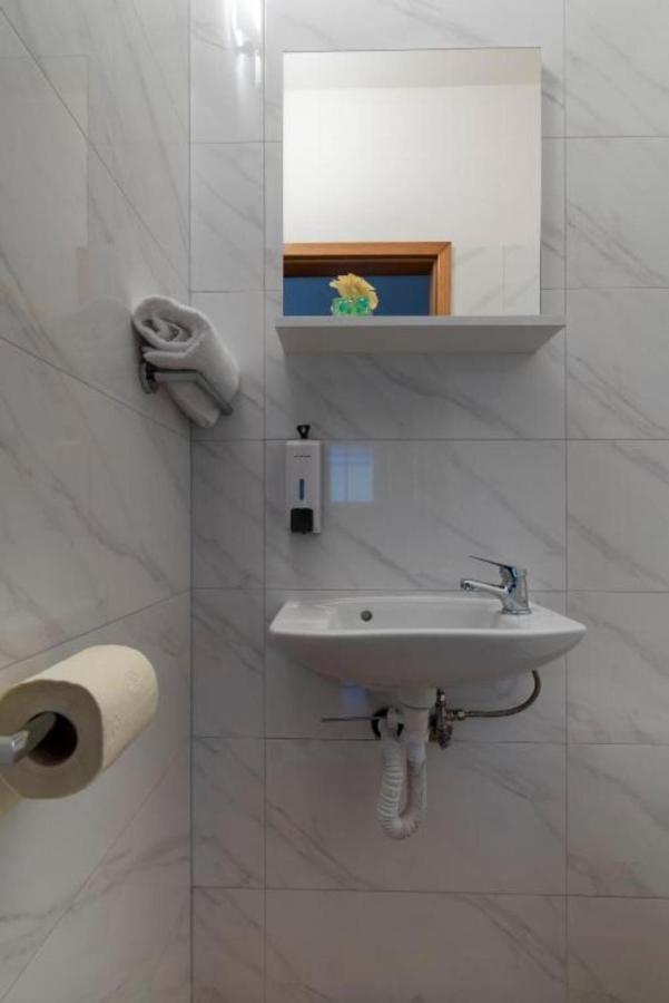 Cartolina Di Mare Apartment Podstrana Luaran gambar