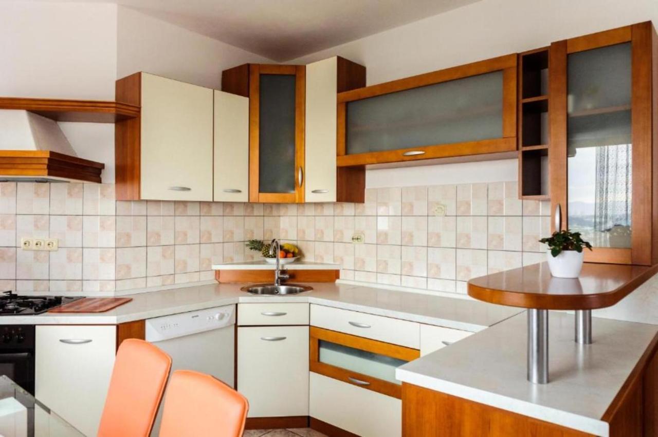 Cartolina Di Mare Apartment Podstrana Luaran gambar